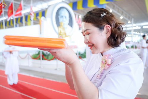 ภาพ No.345582:วันพฤหัสบดีที่ 27 สิงหาคม พ.ศ.2569 พิธีทอดผ้าป่าเพื่อถวายอุปกรณ์สื่อโสตทัศน์ อาคาร 82 ปี หลวงพ่อธัมมชโย พิธีทอดผ้าป่าสมทบกฐินวัดพระธรรมกาย และสมทบกฐิน 30,000 กว่าวัดทั่วไทย ครั้งที่ 1 ประจำปี พุทธศักราช 2569 ณ วัดพระธรรมกาย ปทุมธานี