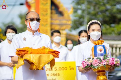 ภาพ No.64279:พิธีทอดกฐินสามัคคีทั่วไทย 5,000 วัด โดยคณะศิษยานุศิษย์วัดพระธรรมกาย น้อมบูชาธรรม 78 ปี หลวงพ่อธัมมชโย  วันอังคารที่ 8 พฤศจิกายน พ.ศ. 2565  ณ วัดโปรยฝน อ.หนองเสือ จ.ปทุมธานี