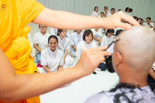 ภาพ No.319321:วันเสาร์ที่ 4 เมษายน พ.ศ.2569 พิธีปลงผมนาคธรรมทายาท โครงการอุปสมบทหมู่ธรรมทายาท ระดับอุดมศึกษา รุ่นที่ 53 ภาคฤดูร้อน ณ มหารัตนวิหารคด 13 วัดพระธรรมกาย