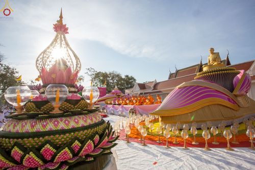 ภาพ No.73358:พิธีจุดประทีปถวายเป็นพุทธบูชา และบูชาธรรมมหาปูชนียาจารย์ ในโครงการธรรมยาตรากตัญญูบูชา มหาปูชนียาจารย์ พระมงคลเทพมุนี(สด จนฺทสโร) พระผู้ปราบมาร ปีที่ 11 ณ อนุสรณ์สถานลำดับที่ 4 สถานที่เกิดด้วยกายธรรม วัดโบสถ์ (บน) บางคูเวียง อ.บางกรวย จ.นนทบุรี วันที่ 21 