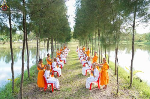 พิธีปลงผมนาคธรรมทายาท โครงการอุปสมบทบูชาธรรม มหาปูชนียาจารย์ประจำปี 2565 วันที่ 17 พฤศจิกายน พ.ศ. 2565 ณ ศูนย์ปฏิบัติธรรมลำปาง