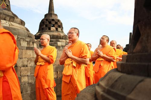 ภาพ No.331232:วันที่ 29 พฤษภาคม พ.ศ.2569 MBMI Tangerang (Majelis Agama Buddha Mahanikaya)  ได้มีการเตรียมงานเพื่อจัดงานวิสาขบูชานานาชาติ (ภาพชุดที่ 2)