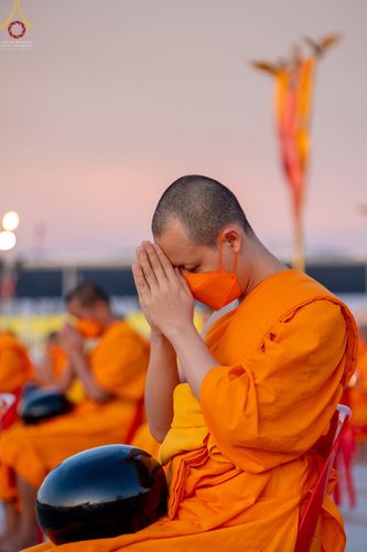 ภาพ No.68664:พิธีตักบาตรฉลองพระใหม่ วันที่ 1 มกราคม พ.ศ. 2566 ณ วัดพระธรรมกาย จ.ปทุมธานี