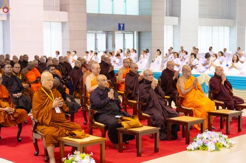 ภาพ No.311723:วันอังคารที่ 3 มีนาคม พ.ศ.2569 ปฏิบัติธรรมภาคสายวันมาฆบูชา พิธีถวายภัตตาหารเป็นสังฆทาน ณ สภาธรรมกายสากล วัดพระธรรมกาย