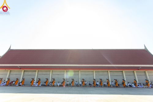 ภาพ No.106110:พิธีต้อนรับพระธรรมยาตรา ชุด 2 ในโครงการธรรมยาตรากตัญญูบูชา มหาปูชนียาจารย์  พระมงคลเทพมุนี(สด จนฺทสโร) พระผู้ปราบมาร  อนุสรณ์สถาน 7 แห่ง ปีที่ 12  วันที่ 3 มกราคม พ.ศ. 2567  ณ อนุสรณ์สถานโลตัสแลนด์ จ.สุพรรณบุรี