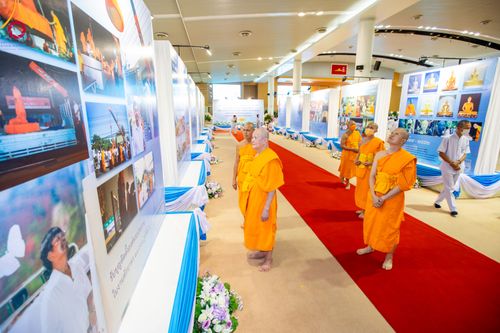 ภาพ No.90759:พิธีบำเพ็ญกุศลสวดพระอภิธรรม  อุบาสกถาวร พรหมถาวร (อุบาสกผู้ปั้นพระ) คืนที่ 3 วันจันทร์ที่ 16 ตุลาคม พ.ศ. 2566 ณ ห้องแก้วสารพัดนึก 1 สภาธรรมกายสากล วัดพระธรรมกาย จ.ปทุมธานี