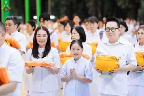 ภาพ No.286453:วันเสาร์ที่ 12 กรกฏาคม พ.ศ.2568 พิธีบรรพชาอุปสมบท  โครงการบรรพชาอุปสมบทหมู่ ธรรมทายาทนานาชาติ(ภาคภาษาจีน), โครงการบรรพชาสามเณร โรงเรียนนานาชาติ รุ่นที 14