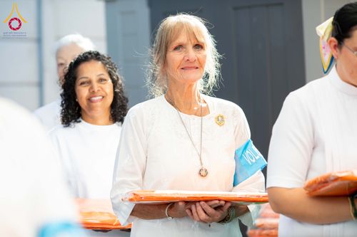 ภาพ No.313198:วันอาทิตย์ที่ 8 มีนาคม พ.ศ. 2569 พิธีสมโภชรูปเหมือนพระมงคลเทพมุนี (สด จนฺทสโร) และพิธีทอดผ้าป่าสามัคคีเพื่อสร้างวิหารพระมงคลเทพมุนี ณ วัดพุทธเคปทาวน์ ประเทศแอฟริกาใต้