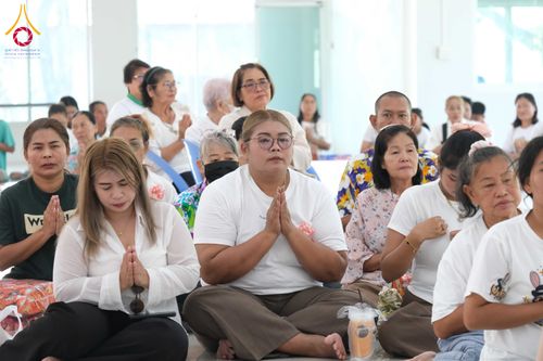 ภาพ No.320900:วันเสาร์ที่ 11 เมษายน พ.ศ.2569 พิธีตักบาตรฉลองสามเณรใหม่ ณ ศูนย์อบรมเยาวชนนครปฐม