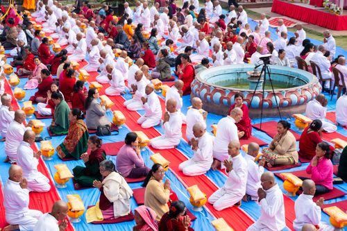 ภาพ No.313424:วันพฤหัสบดีที่ 12 มีนาคม พ.ศ. 2569 พิธีมอบบาตรและผ้าไตรในโครงการบรรพชาสามเณร 500 รูป  ณ นาคบาฮาล (Nagbahal) ประเทศเนปาล