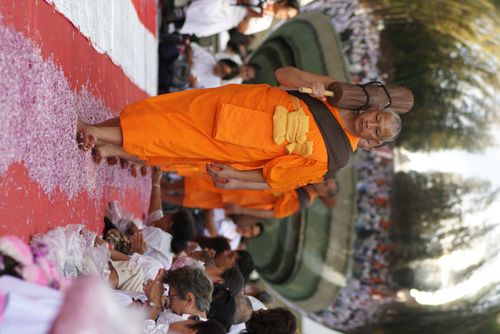 ภาพ No.34890:โครงการธรรมยาตรา เส้นทางพระผู้ปราบมาร ปีที่ 8 ณ อนุสรณ์สถานพระมงคลเทพมุนี