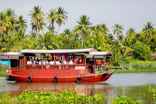 ภาพ No.34995:โครงการธรรมยาตรา เส้นทางพระผู้ปราบมาร ปีที่ 8 ณ อนุสรณ์สถานคลองบางนางแท่น