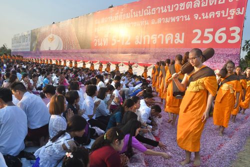 ภาพ No.34963:โครงการธรรมยาตรา เส้นทางพระผู้ปราบมาร ปีที่ 8 ณ อนุสรณ์สถานคลองบางนางแท่น