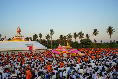 ภาพ No.34996:โครงการธรรมยาตรา เส้นทางพระผู้ปราบมาร ปีที่ 8 ณ อนุสรณ์สถานคลองบางนางแท่น