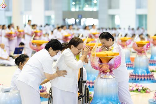 ภาพ No.318522:วันอาทิตย์ต้นเดือนที่ 5 เมษายน พ.ศ.2569 พิธีทอดผ้าป่าสมทบมหาสังฆทาน 40,000 กว่าวัดทั่วประเทศ ณ สภาธรรมกายสากล วัดพระธรรมกาย