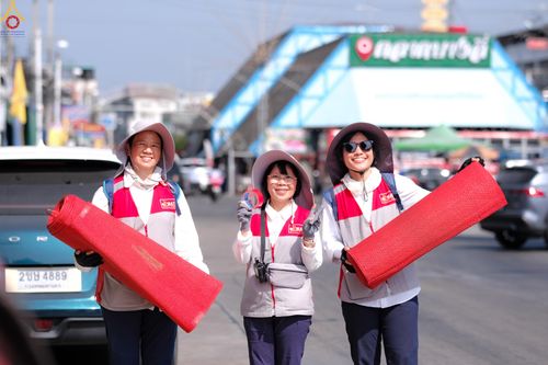 ภาพ No.296203:ภาพเบื้องหลังอาสาสมัครรวมใจ ชุดที่ 2 ในโครงการธรรมยาตรา กตัญญูบูชา มหาปูชนียาจารย์ พระมงคลเทพมุนี(สด จนฺทสโร) พระผู้ปราบมาร อนุสรณ์สถาน 7 แห่ง ปีที่ 14