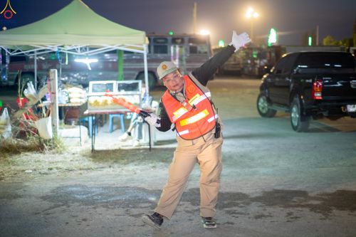 ภาพ No.301572:ภาพเบื้องหลังอาสาสมัครรวมใจ ชุดที่ 4 ในโครงการธรรมยาตรา กตัญญูบูชา มหาปูชนียาจารย์ พระมงคลเทพมุนี(สด จนฺทสโร) พระผู้ปราบมาร อนุสรณ์สถาน 7 แห่ง ปีที่ 14