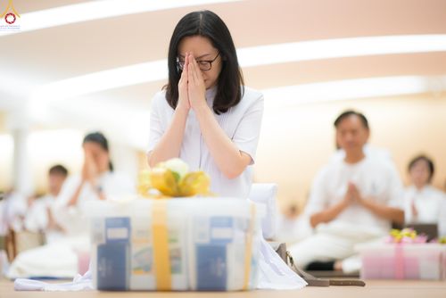 ภาพ No.280623:วันที่ 28 ธันวาคม พ.ศ.2568 พิธีถวายอุปกรณ์ทำความสะอาด ณ ห้องแก้วสารพัดนึก วัดพระธรรมกาย