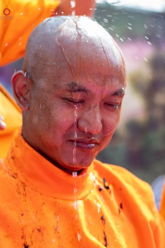 ภาพ No.77596:พิธีตัดปอยผมและปลงผมนาคธรรมทายาท ในโครงการบรรพชาสามเณรหมู่ ประเทศเนปาล วันที่ 11 มีนาคม พ.ศ.2566