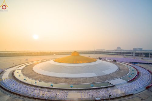 ภาพ No.79714:พิธีเวียนประทักษิณ ณ พระมหาธรรมกายเจดีย์ และพิธีวันทาเจดีย์ ในโครงการบรรพชาสามเณรฟื้นฟูพระพุทธศาสนาทั่วไทย วันเสาร์ที่ 8 เมษายน พ.ศ.2566