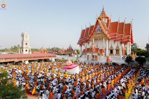 ภาพ No.295436:วันที่ 16 มกราคม พ.ศ. 2569 พิธีต้อนรับพระธรรมยาตรา อนุสรณ์สถานลำดับที่ 4 (ภาพชุดที่ 2) สถานที่เกิดด้วยกายธรรม ณ วัดโบสถ์บน ต.บางคูเวียง จ.นนทบุรี ในโครงการธรรมยาตรา กตัญญูบูชา มหาปูชนียาจารย์ พระมงคลเทพมุนี(สด จนฺทสโร) พระผู้ปราบมาร อนุสรณ์สถาน 7 แห่ง ปี