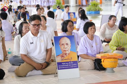 ภาพ No.319610:วันเสาร์ที่ 4 เมษายน พ.ศ.2569 พิธีขอขมา มอบผ้าไตร และถวายบาตรแด่นาคธรรมทายาท ในโครงการบรรพชาสามเณรฟื้นฟูพระพุทธศาสนาทั่วไทย โครงการหน่อแก้วเปรียญธรรม รุ่นที่ 14 โครงการสามเณรยุวธรรมทายาท รุ่นที่ 34 โครงการสามเณรมัชฌิมธรรมทายาท รุ่นที่ 30 ณ สภาธรรมกายสากล