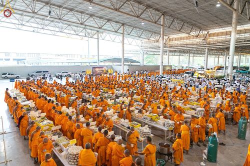 ภาพ No.75083:พิธีถวายภัตตาหารเป็นสังฆทาน แด่คณะพระธรรมยาตราฯ ในโครงการธรรมยาตรากตัญญูบูชา มหาปูชนียาจารย์ พระมงคลเทพมุนี(สด จนฺทสโร) พระผู้ปราบมาร อนุสรณ์สถาน 7 แห่ง ปีที่ 11 วันที่ 30 มกราคม พ.ศ. 2566