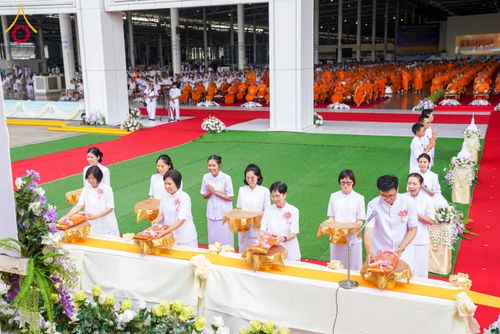 ภาพ No.316537:วันอาทิตย์ที่ 29 มีนาคม พ.ศ. 2569 พิธีทอดผ้าบังสุกุลและพิธีชำระร่าง โยมพ่อณรงค์ จินตมากุล  สิริอายุ 99 ปี 11 เดือน โยมบิดา พระครูปลัดรัตนวีรวัฒน์ (รังสฤษดิ์ อิทฺธิจินตโก) ที่ปรึกษาเจ้าคณะจังหวัดปทุมธานี เจ้าอาวาสวัดพระธรรมกาย  ณ ฌาปนสถานชั่วคราว ทางเข้า 