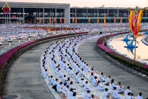 ภาพ No.312092:วันอังคารที่ 3 มีนาคม พ.ศ.2569 พิธีเวียนประทักษิณและจุดมาฆประทีป ณ ลานธรรมพระมหาธรรมกายเจดีย์ วัดพระธรรมกาย