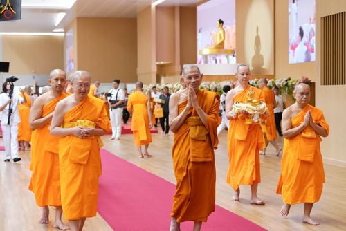 ภาพ No.343325:วันที่ 16 สิงหาคม พ.ศ.2569 พิธีมุทิตาสักการะพระราชาคณะ ณ ห้องแก้วสารพัดนึก 2 วัดพระธรรมกาย