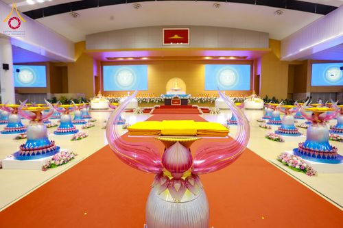 ภาพ No.318370:วันอาทิตย์ต้นเดือนที่ 5 เมษายน พ.ศ.2569 พิธีบูชาข้าวพระ ณ สภาธรรมกายสากล วัดพระธรรมกาย