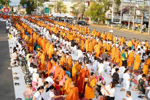 ภาพ No.310342:วันอาทิตย์ที่ 15 กุมภาพันธ์ พ.ศ. 2569 ตักบาตรพระ 1,000 รูป เมืองตรัง ปีที่ 2 ณ ลานพระบรมราชานุสาวรีย์ รัชกาลที่ 5 (หน้าศาลจังหวัดตรัง)อ.เมือง จ.ตรัง