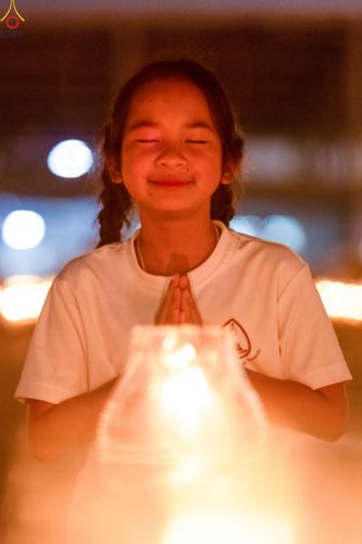 ภาพ No.308067:วันที่ 31 มกราคม พ.ศ. 2569 พิธีจุดประทีปธรรมถวายเป็นพุทธบูชา  และบูชาธรรมมหาปูชนียาจารย์ (ภาพชุดที่ 3) ณ วัดพระธรรมกาย ปทุมธานี ในโครงการธรรมยาตรา กตัญญูบูชา มหาปูชนียาจารย์ พระมงคลเทพมุนี(สด จนฺทสโร) พระผู้ปราบมาร อนุสรณ์สถาน 7 แห่ง ปีที่ 14