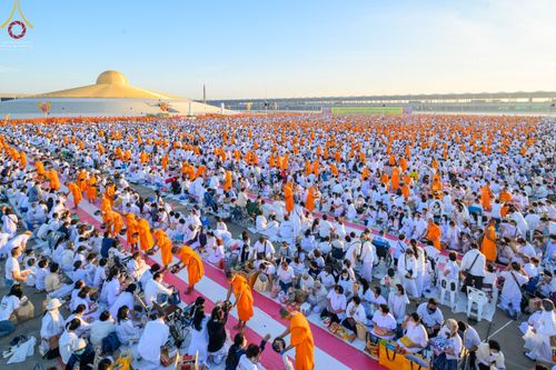 ภาพ No.68751:พิธีตักบาตรฉลองพระใหม่ วันที่ 1 มกราคม พ.ศ. 2566 ณ วัดพระธรรมกาย จ.ปทุมธานี