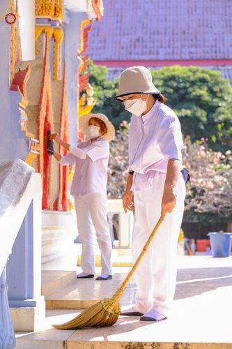 ภาพ No.71725:พระธรรมยาตรา ปฏิบัติศาสนกิจ ทำนุบำรุงศาสนสถาน, สวดธรรมจักร ,ปฏิบัติธรรม ร่วมกับชุมชน,นักเรียนเด็กดีวีสตาร์ และร่วมพิธีทอดผ้าป่าบำรุงศาสนสถาน ในโครงการธรรมยาตรากตัญญูบูชา มหาปูชนียาจารย์ พระมงคลเทพมุนี(สด จนฺทสโร) พระผู้ปราบมาร อนุสรณ์สถาน 7 แห่ง ปีที่ 11