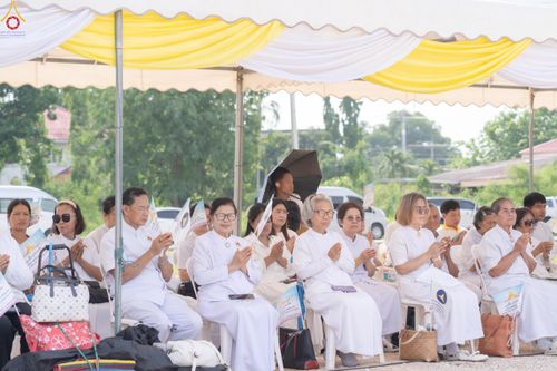 ภาพ No.331431:วันที่ 31 พฤษภาคม พ.ศ.2569 พิธีทอดผ้าป่าและตอกเสาเข็มมงคลต้นแรก องค์พระเจดีย์เพื่อสร้างสันติภาพโลก  ณ ธุดงคสถานพัฒนานิคม จังหวัดลพบุรี