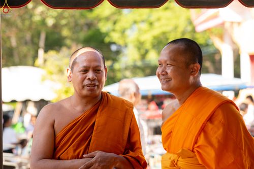 ภาพ No.339195:วันเสาร์ที่ 27 มิถุนายน พ.ศ. 2569 พิธีตักบาตรแด่คณะสงฆ์ 323 วัด 4 จังหวัดชายแดนภาคใต้ พิธีถวายสังฆทานแด่คณะสงฆ์ 323 วัด ปีที่ 22 ครั้งที่ 187 พิธีมอบกองทุนหนุนแรงใจช่วยครูใต้ ปีที่ 19 ครั้งที่ 150 และพิธีทำบุญอุทิศส่วนกุศลให้ผู้วายชนม์