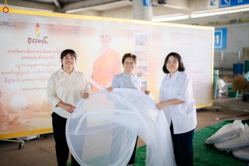 ภาพ No.323023:วันที่ 17-19 เมษายน พ.ศ.2569 การปูผ้ากระสอบขาว , เตรียมจุดฉัน , เตรียมจุดพักค้าง เพื่องานถวายมหาสังฆทาน 40,000 กว่าวัดทั่วประเทศ วันคุ้มครองโลก 22 เมษายน พ.ศ.2569 วัดพระธรรมกาย