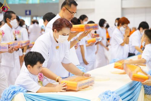 ภาพ No.92307:พิธีทอดกฐินธรรมชัยเพื่อสร้างอาคาร 115 ปี คุณยายอาจารย์มหารัตนอุบาสิกาจันทร์ ขนนกยูง อาทิตย์ต้นเดือนที่ 5 พฤศจิกายน พ.ศ. 2566 ณ วัดพระธรรมกาย จ.ปทุมธานี