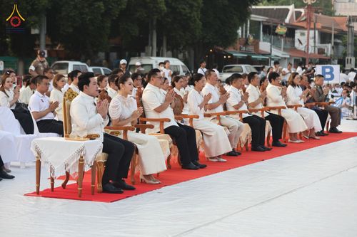 ภาพ No.318017:วันเสาร์ที่ 4 เมษายน พ.ศ. 2569 งานทำบุญเมืองใจกลางอยุธยา  ตักบาตรพระ 1,109 รูป ณ ถนนชีกุน หน้าวัดมหาธาตุ และวัดราชบูรณะ