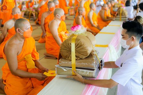 ภาพ No.66490:พิธีถวายอุปกรณ์เครื่องกันหนาว แด่คณะพระภิกษุ สามเณร วัดพระธรรมกาย วันเสาร์ที่ 10 ธันวาคม พ.ศ. 2565 ณ สภาธรรมกายสากล วัดพระธรรมกาย จ.ปทุมธานี