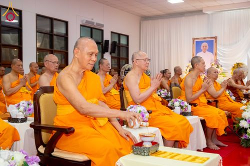 ภาพ No.316262:วันเสาร์ที่ 28 มีนาคม พ.ศ. 2569 พิธีบำเพ็ญกุศล คุณพ่อณรงค์ จินตมากุล  สิริอายุ 99 ปี 11 เดือน โยมบิดา พระครูปลัดรัตนวีรวัฒน์ (รังสฤษดิ์ อิทฺธิจินตโก) ที่ปรึกษาเจ้าคณะจังหวัดปทุมธานี เจ้าอาวาสวัดพระธรรมกาย  ณ ห้องปลูกศรัทธา 2 วัดพระธรรมกาย ปทุมธานี