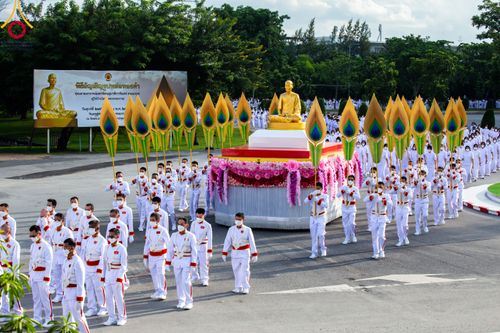 พิธีอัญเชิญรูปหล่อทองคำ  คุณยายอาจารย์มหารัตนอุบาสิกาจันทร์ ขนนกยูง เพื่อประดิษฐาน ณ มหาวิหารคุณยายอาจารย์ฯ เนื่องในวันครูผู้ค้นพบวิชชาธรรมกาย วันศุกร์ที่ 29 กันยายน พ.ศ. 2566