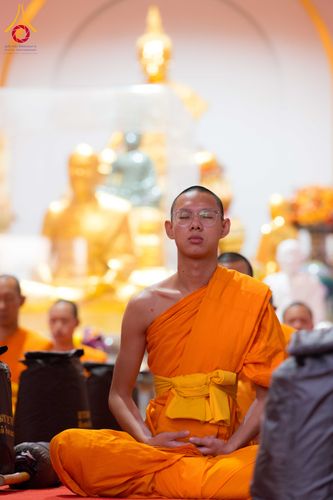 ภาพ No.294595:วันอาทิตย์ที่ 14 ธันวาคม พ.ศ.2568 พระธรรมยาตราปฏิบัติธรรมและถ่ายภาพหมู่ประวัติศาสตร์ ณ วัดสองพี่น้อง ต.ต้นตาล อ.สองพี่น้อง จ.สุพรรณบุรี ในโครงการธรรมยาตรา กตัญญูบูชา มหาปูชนียาจารย์ พระมงคลเทพมุนี(สด จนฺทสโร) พระผู้ปราบมาร อนุสรณ์สถาน 7 แห่ง ปีที่ 14