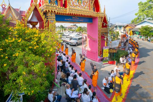 ภาพ No.295052:วันที่ 14 มกราคม พ.ศ. 2569 พิธีต้อนรับพระธรรมยาตรา อนุสรณ์สถานลำดับที่ 4  สถานที่เกิดด้วยกายธรรม ณ วัดโบสถ์บน ต.บางคูเวียง จ.นนทบุรี ในโครงการธรรมยาตรา กตัญญูบูชา มหาปูชนียาจารย์ พระมงคลเทพมุนี(สด จนฺทสโร) พระผู้ปราบมาร อนุสรณ์สถาน 7 แห่ง ปีที่ 14