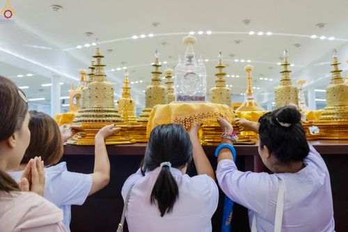 ภาพ No.327871:วันที่ 3 พฤษภาคม พ.ศ.2569 พิธีรับมอบพระบรมสารีริกธาตุ จากสาธารณรัฐแห่งสหภาพเมียนมา ณ ห้องแก้วสารพัดนึก วัดพระธรรมกาย