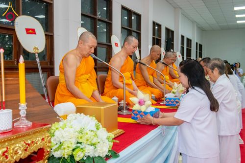 ภาพ No.314716:วันเสาร์ที่ 21 มีนาคม พ.ศ. 2569 พิธีบำเพ็ญกุศล คุณพ่อณรงค์ จินตมากุล  สิริอายุ 99 ปี 11 เดือน โยมบิดา พระครูปลัดรัตนวีรวัฒน์ (รังสฤษดิ์ อิทฺธิจินตโก) ที่ปรึกษาเจ้าคณะจังหวัดปทุมธานี เจ้าอาวาสวัดพระธรรมกาย  ณ ห้องปลูกศรัทธา 2 วัดพระธรรมกาย ปทุมธานี