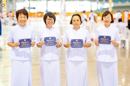 ภาพ No.339091:วันอาทิตย์ที่ 12 กรกฎาคม พ.ศ.2569 พิธีมุทิตาผู้สอบได้เปรียญธรรม ประโยค 1-2 ถึง ป.ธ.9 และ บ.ศ.1-2 ถึง บ.ศ.6 สำนักศาสนศึกษาวัดพระธรรมกาย ประจำปี 2569, พิธีมอบตราตั้งแต่งตั้งอาจารย์ใหญ่ สำนักศาสนศึกษาวัดพระธรรมกาย