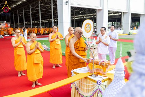 ภาพ No.316628:วันอาทิตย์ที่ 29 มีนาคม พ.ศ. 2569 พิธีทอดผ้าบังสุกุลและพิธีชำระร่าง โยมพ่อณรงค์ จินตมากุล  สิริอายุ 99 ปี 11 เดือน โยมบิดา พระครูปลัดรัตนวีรวัฒน์ (รังสฤษดิ์ อิทฺธิจินตโก) ที่ปรึกษาเจ้าคณะจังหวัดปทุมธานี เจ้าอาวาสวัดพระธรรมกาย  ณ ฌาปนสถานชั่วคราว ทางเข้า 