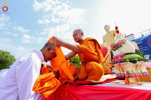 ภาพ No.314122:วันจันทร์ที่ 16 มีนาคม พ.ศ. 2569 พิธีเวียนเทียนประทักษิณ และพิธีบรรพชาสามเณร 500 รูป ณ วิหารมายาเทวี ประเทศเนปาล